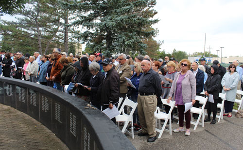 Crowd at Kol Israel memorial